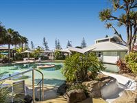 BreakFree-Alexandra-Beach-Pool-Area